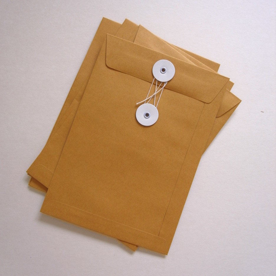Set Of 5 Eyelets White String Open End Flat Kraft Paper Envelopes 125 Gsm. Size 6 3/8 X 9 Inch